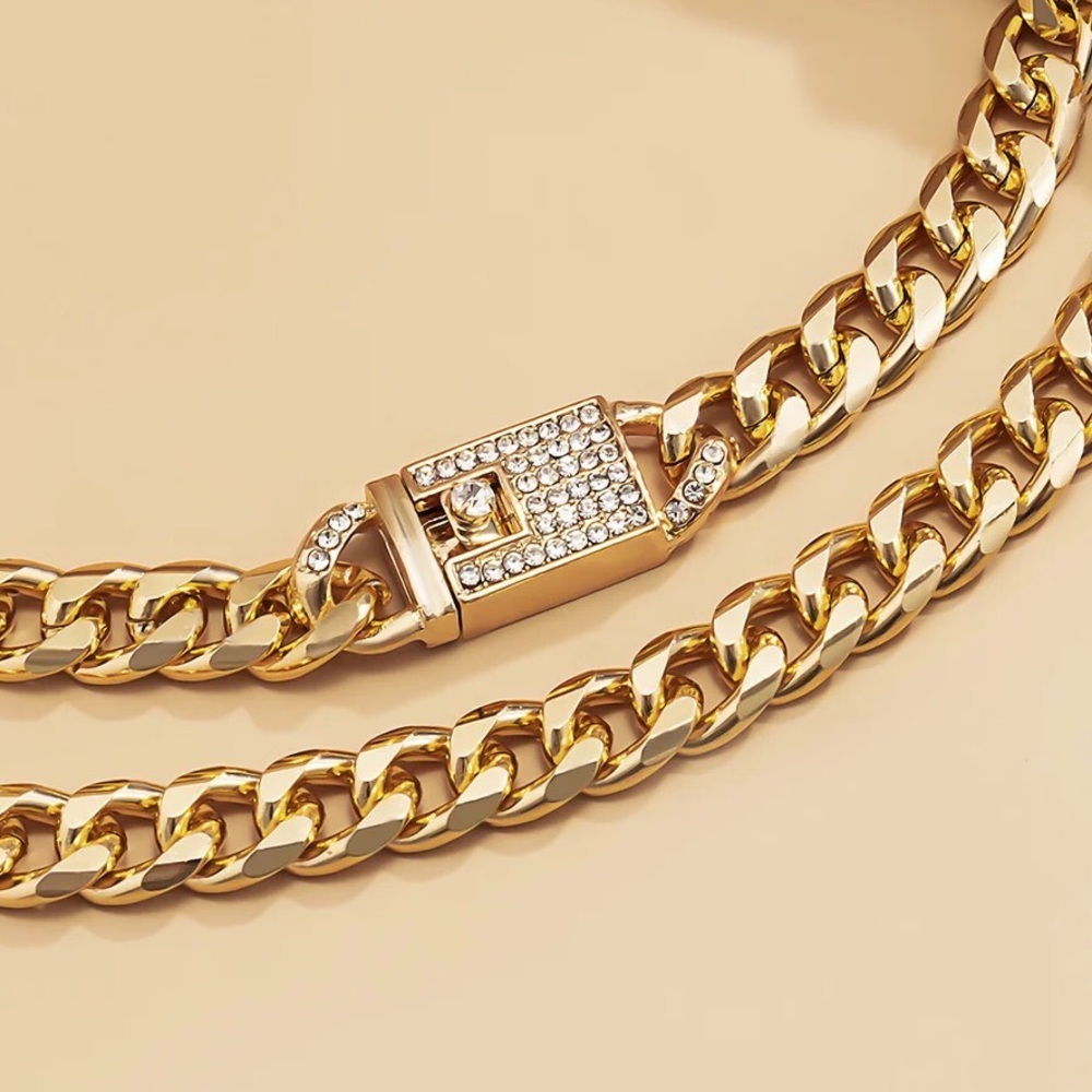 🆕 Gold Chain Lock Rhinestone Necklace Set - Picture 4 of 7